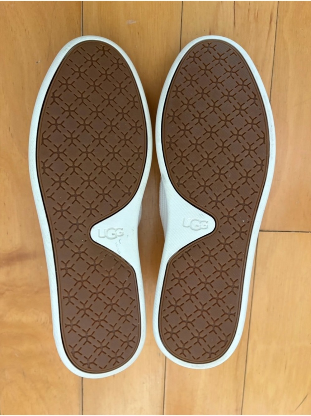 New UGG Sz 6.5 6 1/2 Women's Sammy Slip On White Rib Knit Minimalist Comfort - Picture 15 of 16